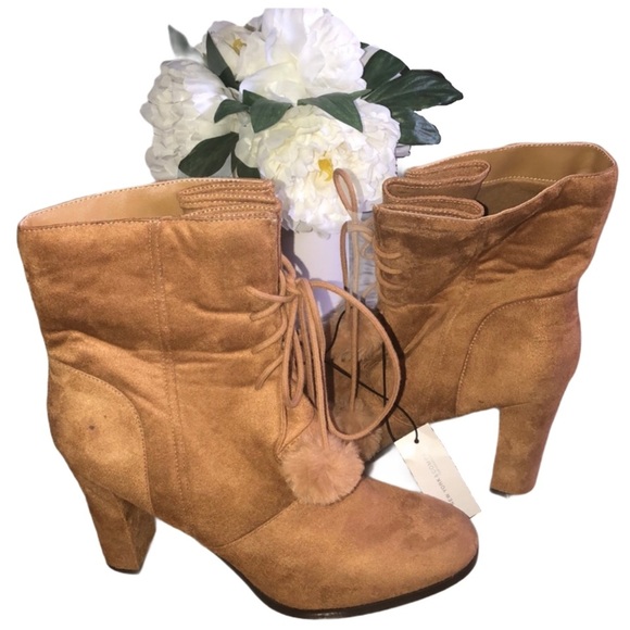 NY&C NWT Suede Block Heel Tan Pom Pom Boots - Picture 5 of 10